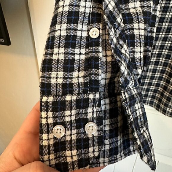 GENDER NEUTRAL navy plaid flannel button down casual cute size M / L - Picture 4 of 7